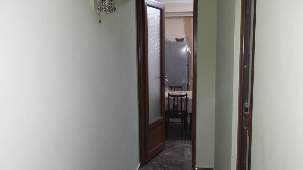 Nellie'S Apartment Batumi Bagian luar foto
