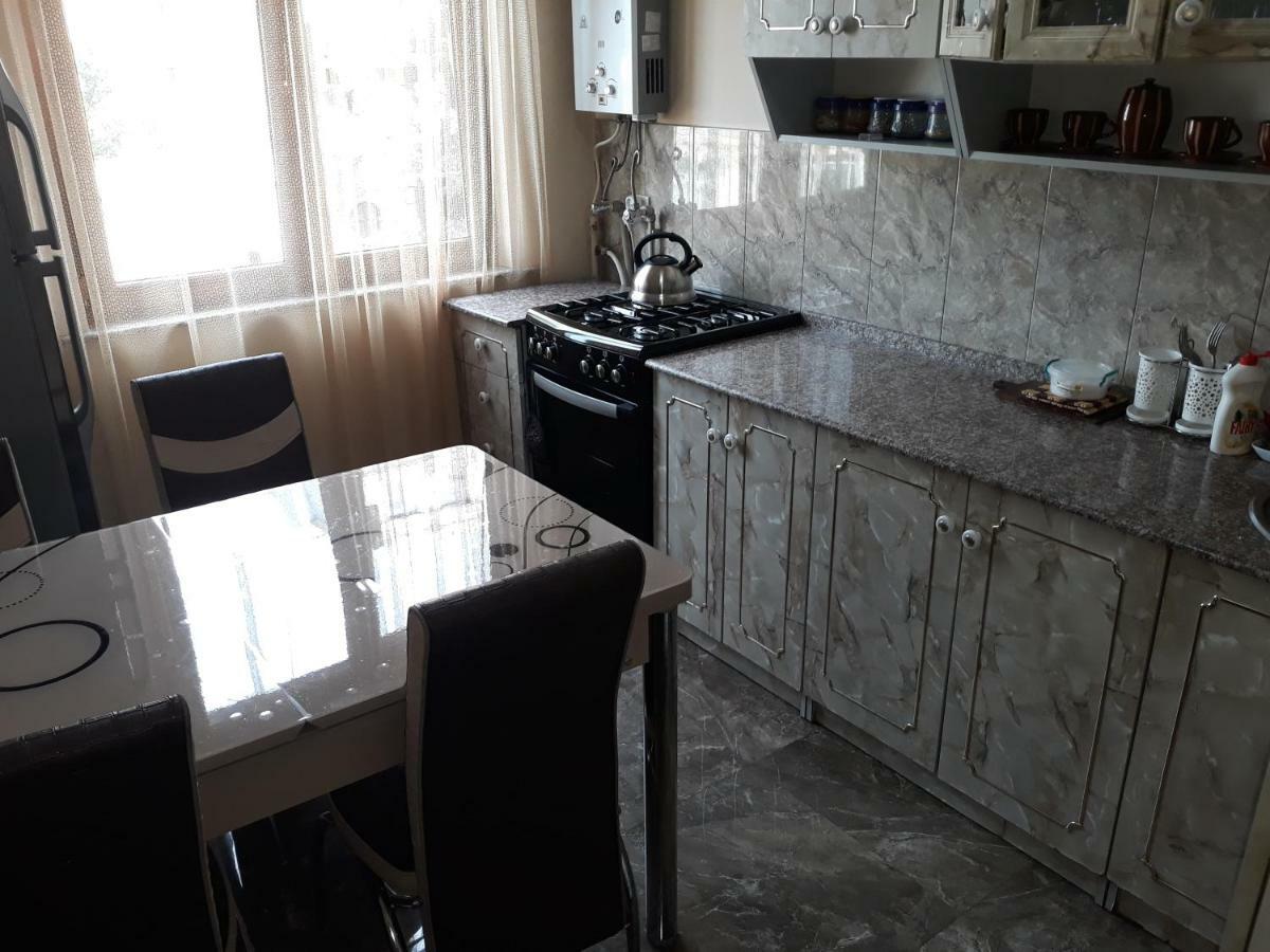 Nellie'S Apartment Batumi Bagian luar foto